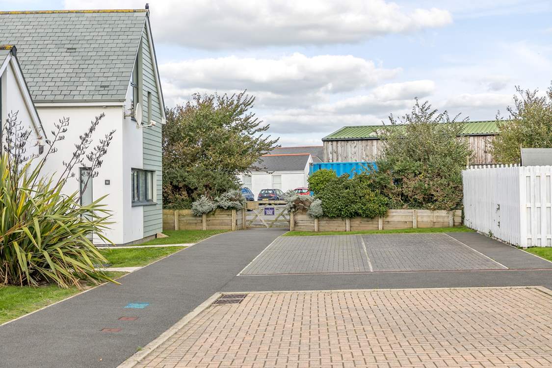 You can pull your clubs from the front door around to the golf club!