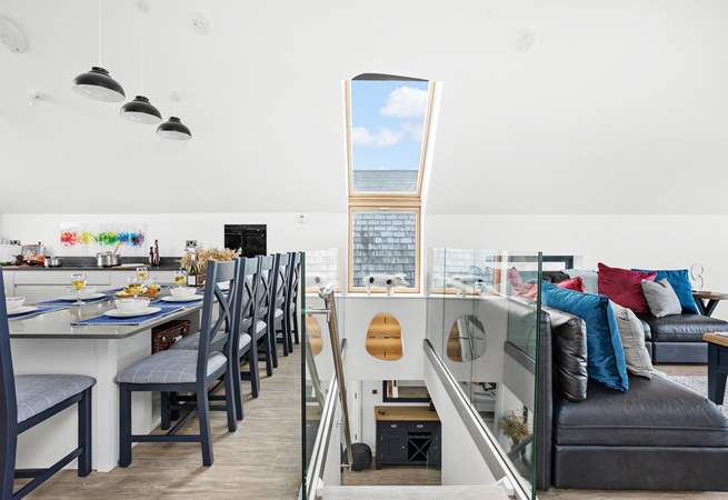 Thanks to the skylights on both sides of the house, it's filled with light no matter the season. Please note, a stair-gate cannot be installed here owing to the glass.