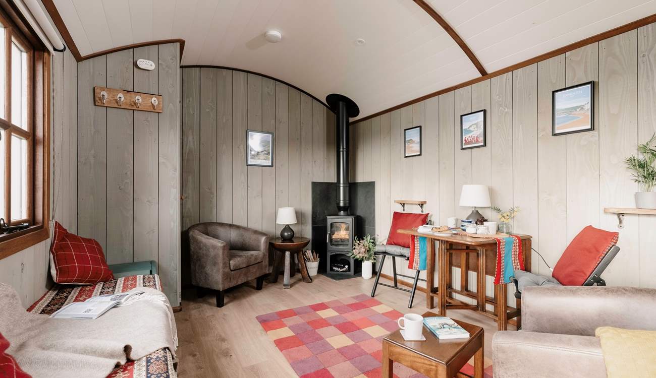 Warm, wooden tones create the cosiest ambience.