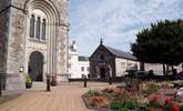 Head to the market town of Honiton, famous for its antiques shops. - Thumbnail Image