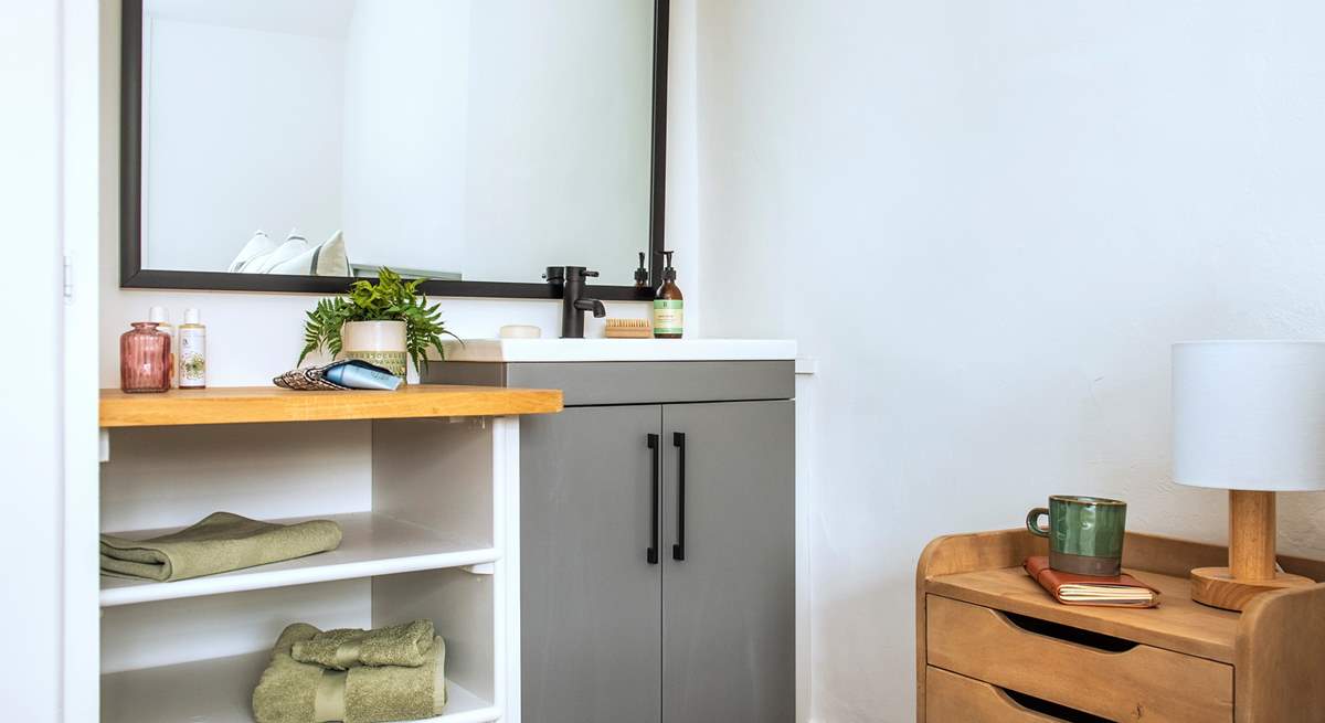 The bedroom also has a vanity unit, so no need to queue when you need to clean your teeth.