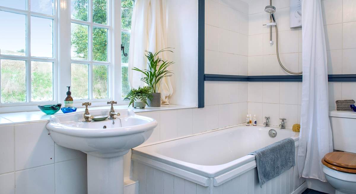 Indulge in a leisurely soak in the family bathroom.