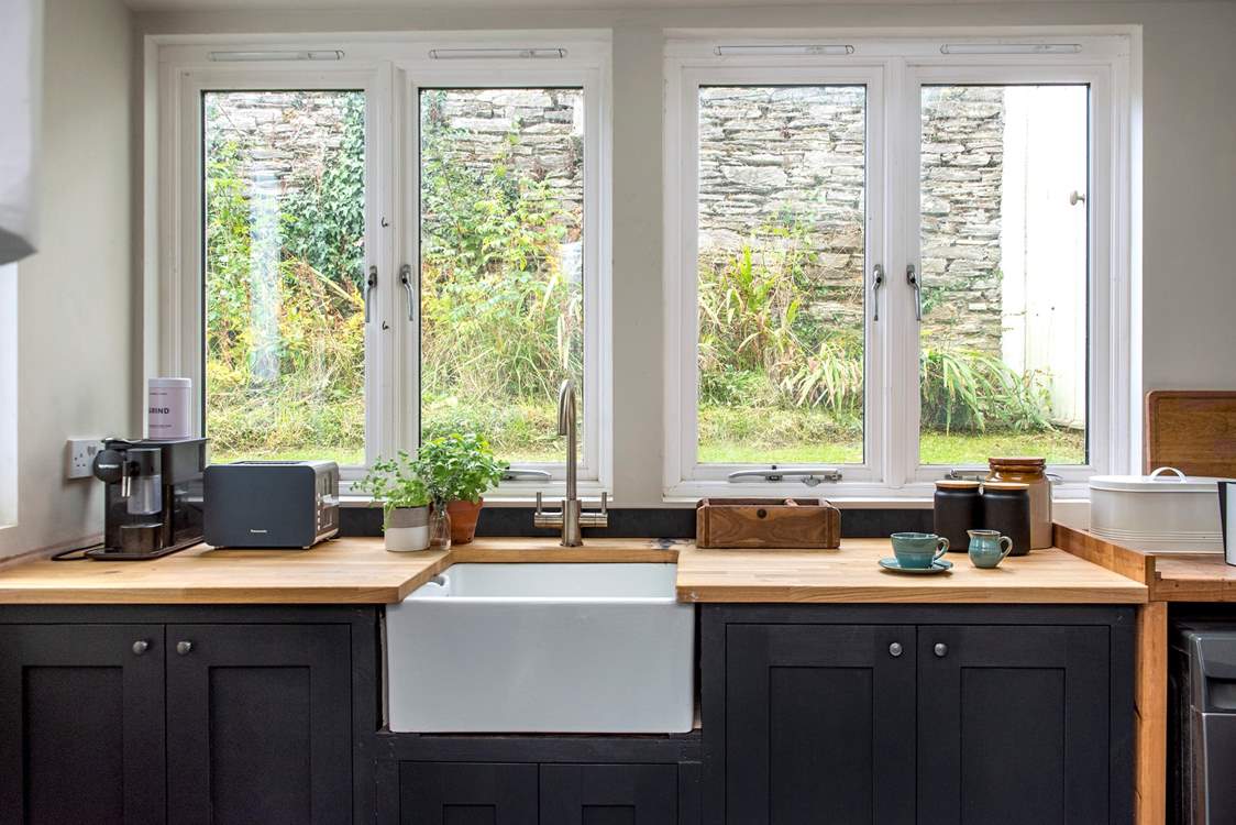 A traditional butlers sink, perfect for the country setting.