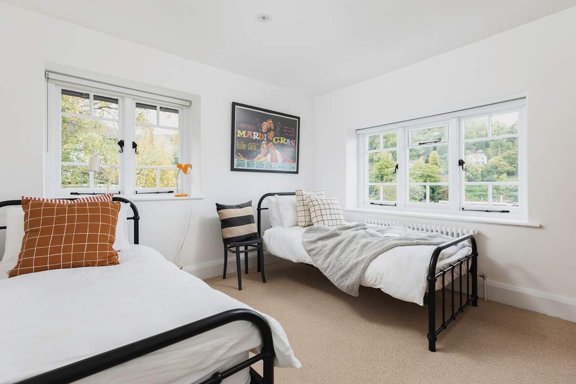 The twin room.