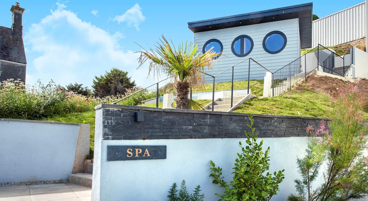 The little spa area is accessed along a private walkway. This facility is used by others  but book your own private times onsite (no extra charge)