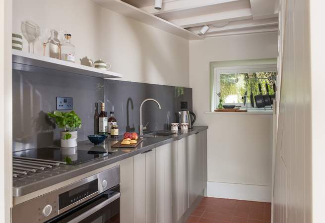 Despite the size, the kitchen is  incredibly well equipped ideal for a brewing a morning cuppa, cooking up breakfast and so much more.