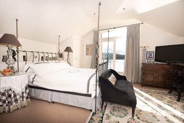 Discover the four wonderful bedrooms.