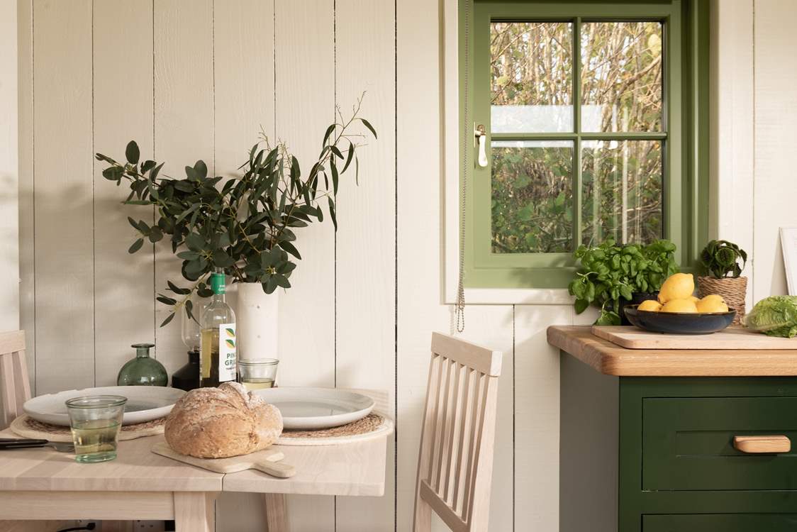 Thoughtful touches complete this wholesome hut.