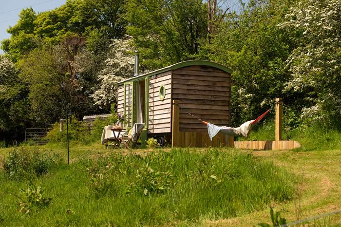 The Hillside Hut is a Dog-friendly shepherds hut near Looe, South Cornwall.
