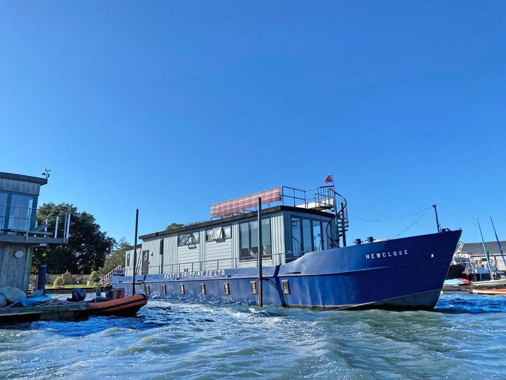 Welcome aboard Newclose Houseboat.