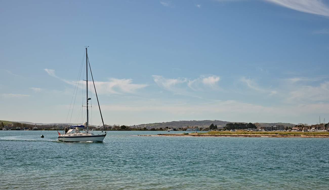 See the boats sail in and out of the harbour as you watch the world go by. 