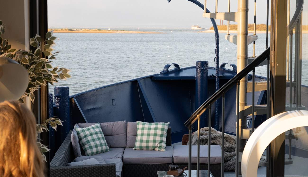 Enjoy your favourite tipple, soaking up the views of the ever-changing harbour.