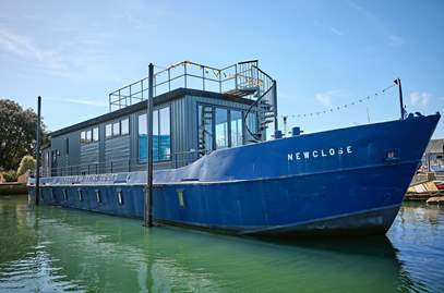 Newclose Houseboat in Bembridge
