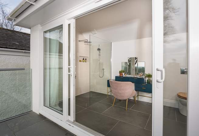 From the shower-room you can step out to your private terrace.