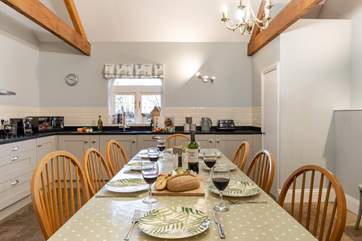 Gather around the dining-table for supper.