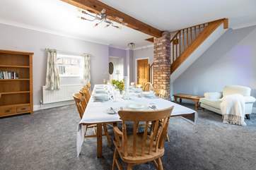 The spacious dining-room, enjoy celebrations with family and friends.