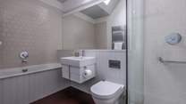 The en suite bathroom.