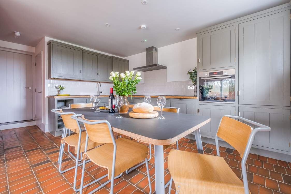 Space for the chef to rustle up feasts in this lovely kitchen.