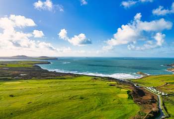 Discover the dramatic North Pembrokeshire Coastline from heavenly Ty Angor. 