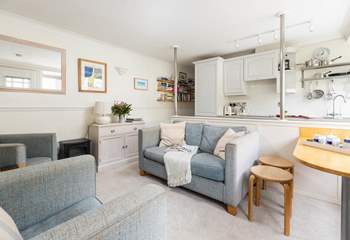 Situated in the heart of St Mawes, Bosun's Locker is just a hop, skip and jump away from the vibrant harbour.