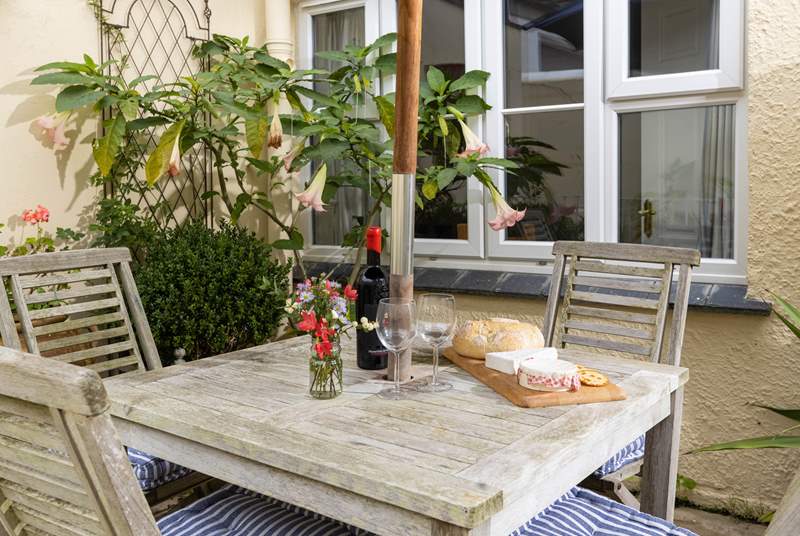 Enjoy al fresco dining, conveniently just outside your front door.