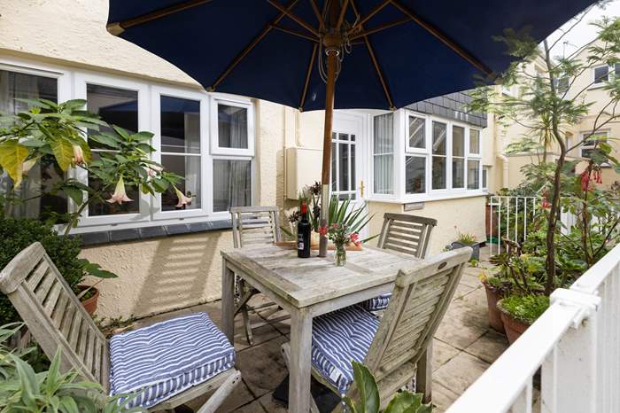 Bosun's Locker is a 1 bedroom apartment near the beach in St Mawes, South Cornwall.
