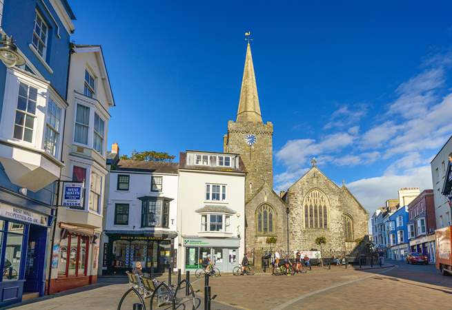 Discover eclectic shops and a great selection of eateries in Tenby.