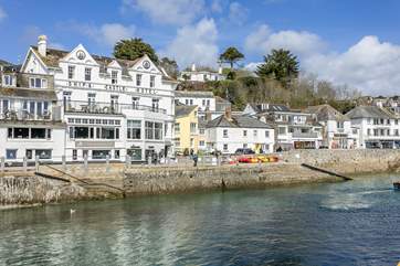 Hire a kayak and explore the many hidden coves and inlets around the harbour.