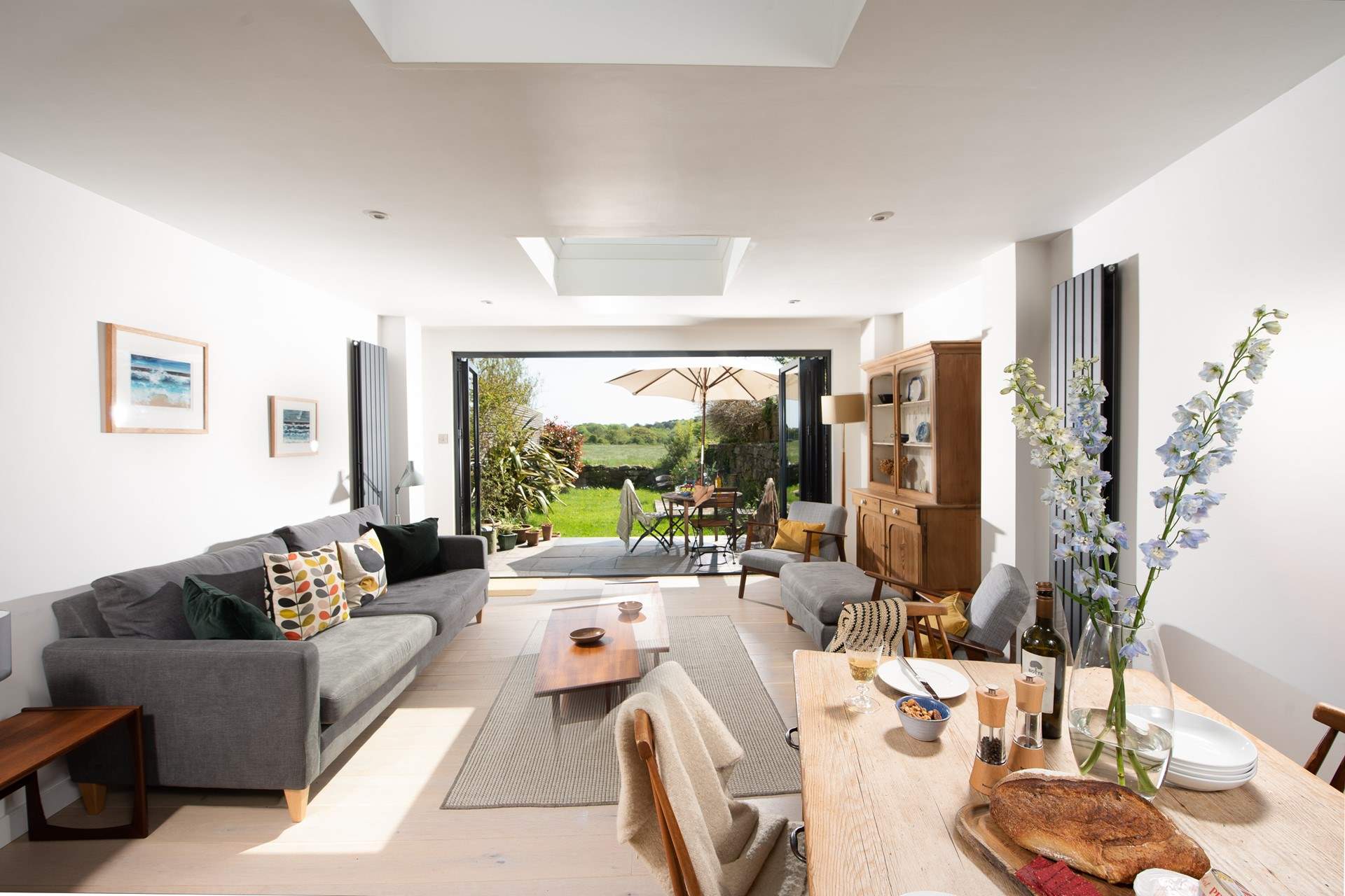 Dine inside or out, choices, choices!