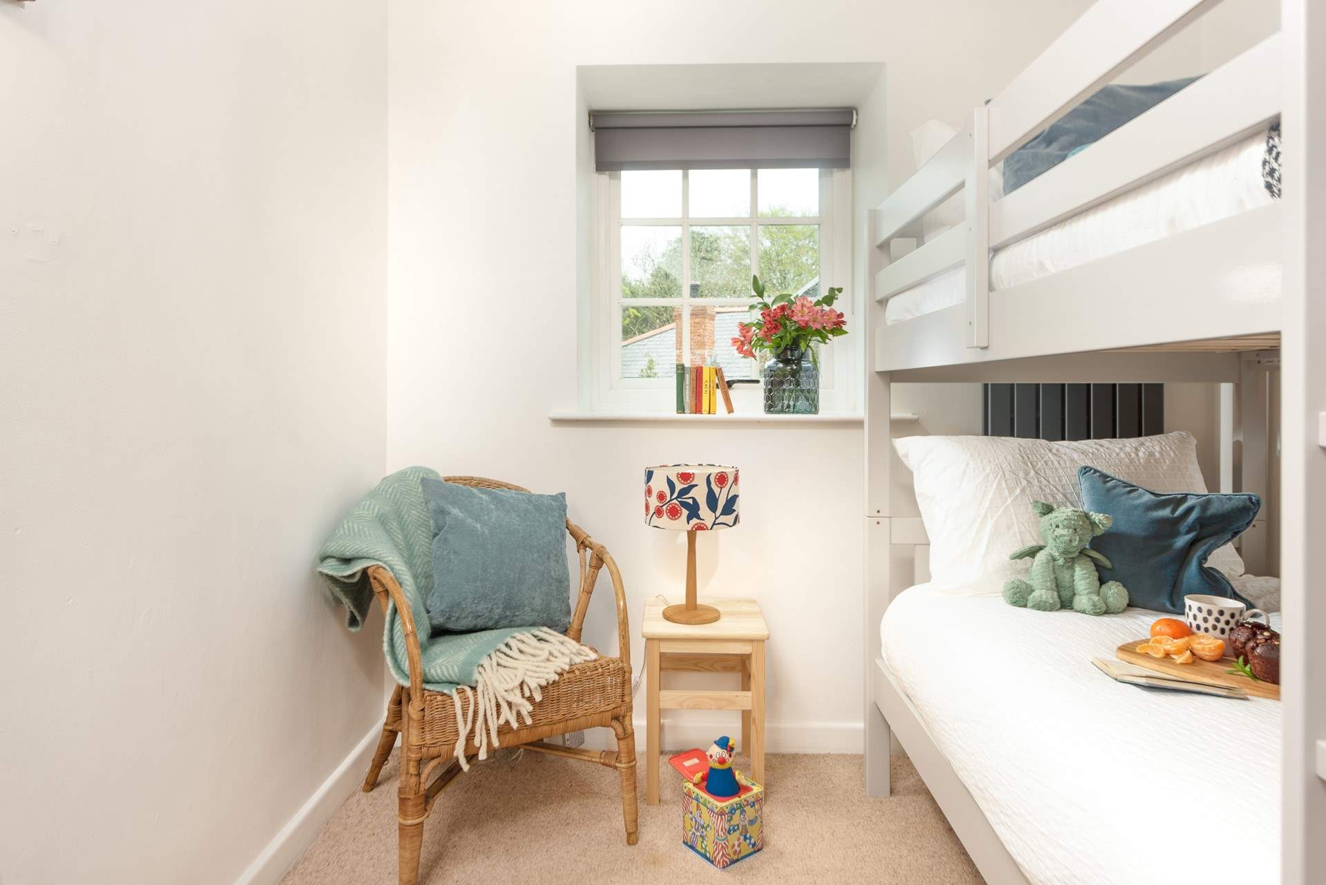The children will love the bunk-beds in bedroom 2. Please keep the window locked as it will open onto a flat roof.