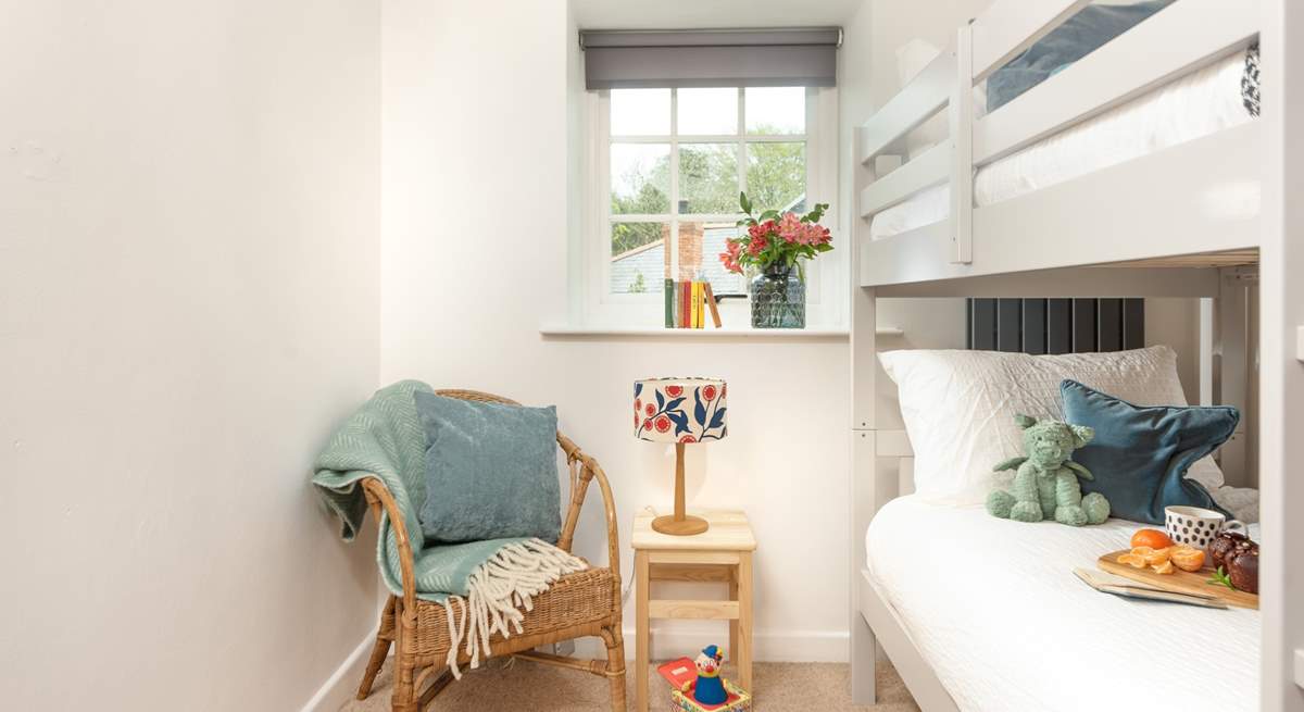 The children will love the bunk-beds in bedroom 2. Please keep the window locked as it will open onto a flat roof.