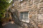 Welcome to Bythmoy, a gorgeous Cornish cottage. 