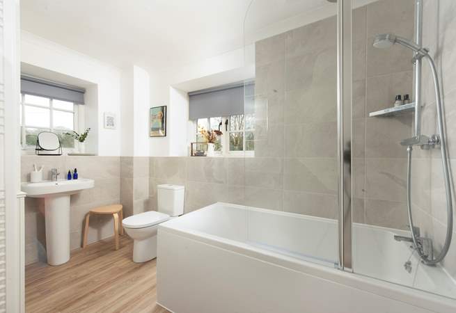 A newly appointed family bathroom.