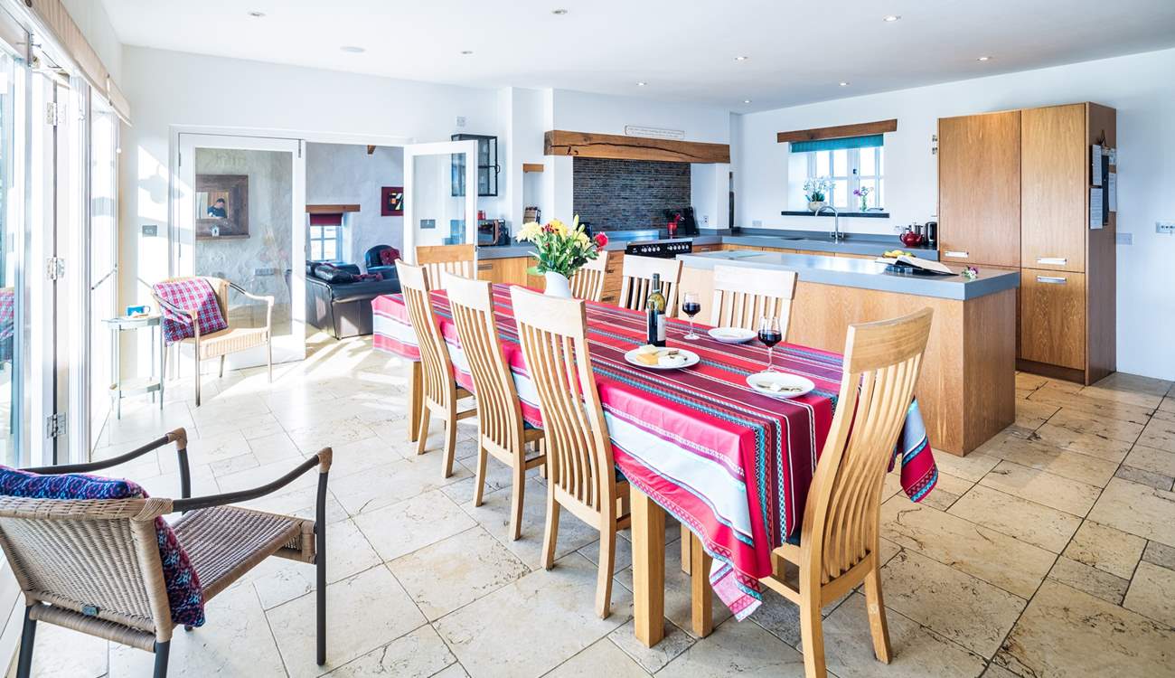 Stylish open plan kitchen and dining area. Perfect for get togethers. 