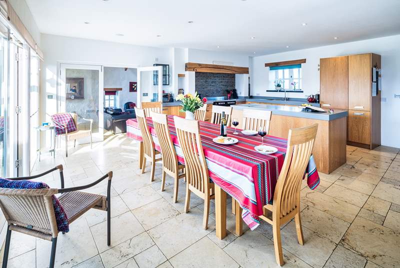 Stylish open plan kitchen and dining area. Perfect for get togethers. 