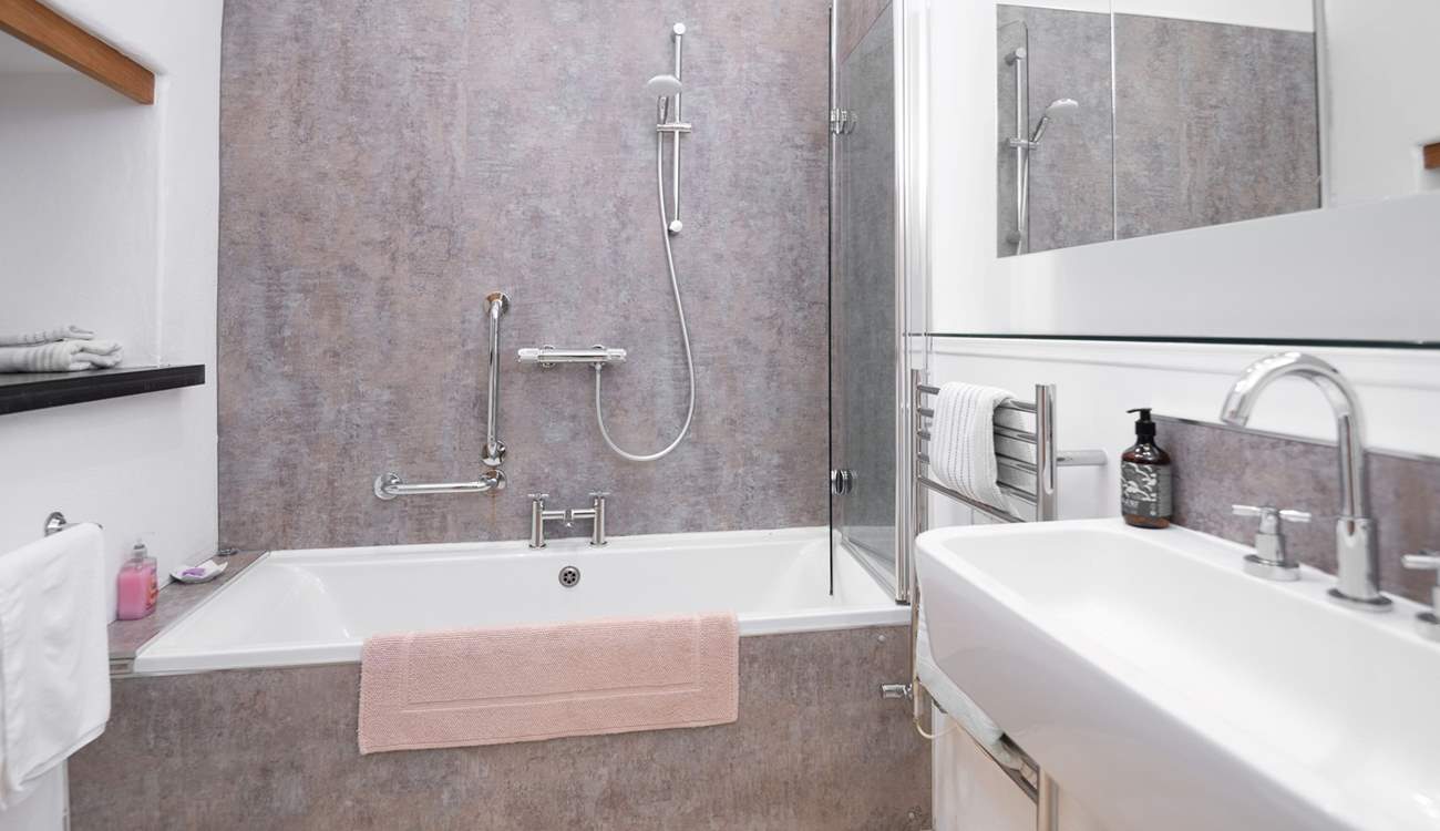 Stylish bathroom for bedrooms 3 and 4. 