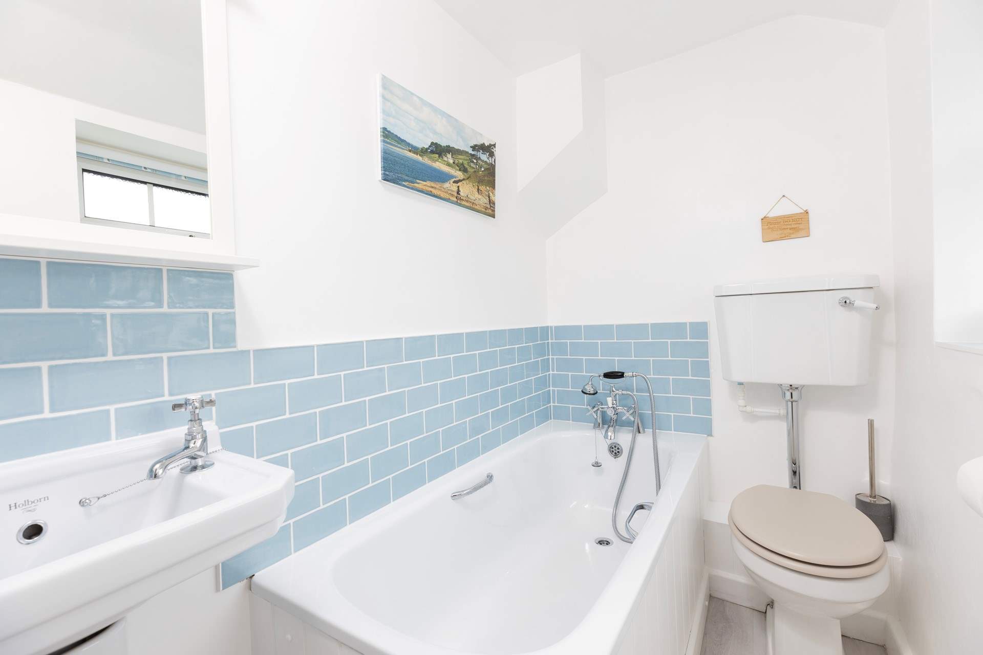 The family bathroom is on the first floor.