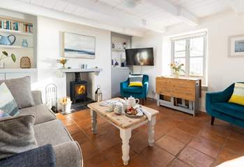Relax in your stylish surroundings at Chapel Cottage. The quirky dining-table folds away when not in use.