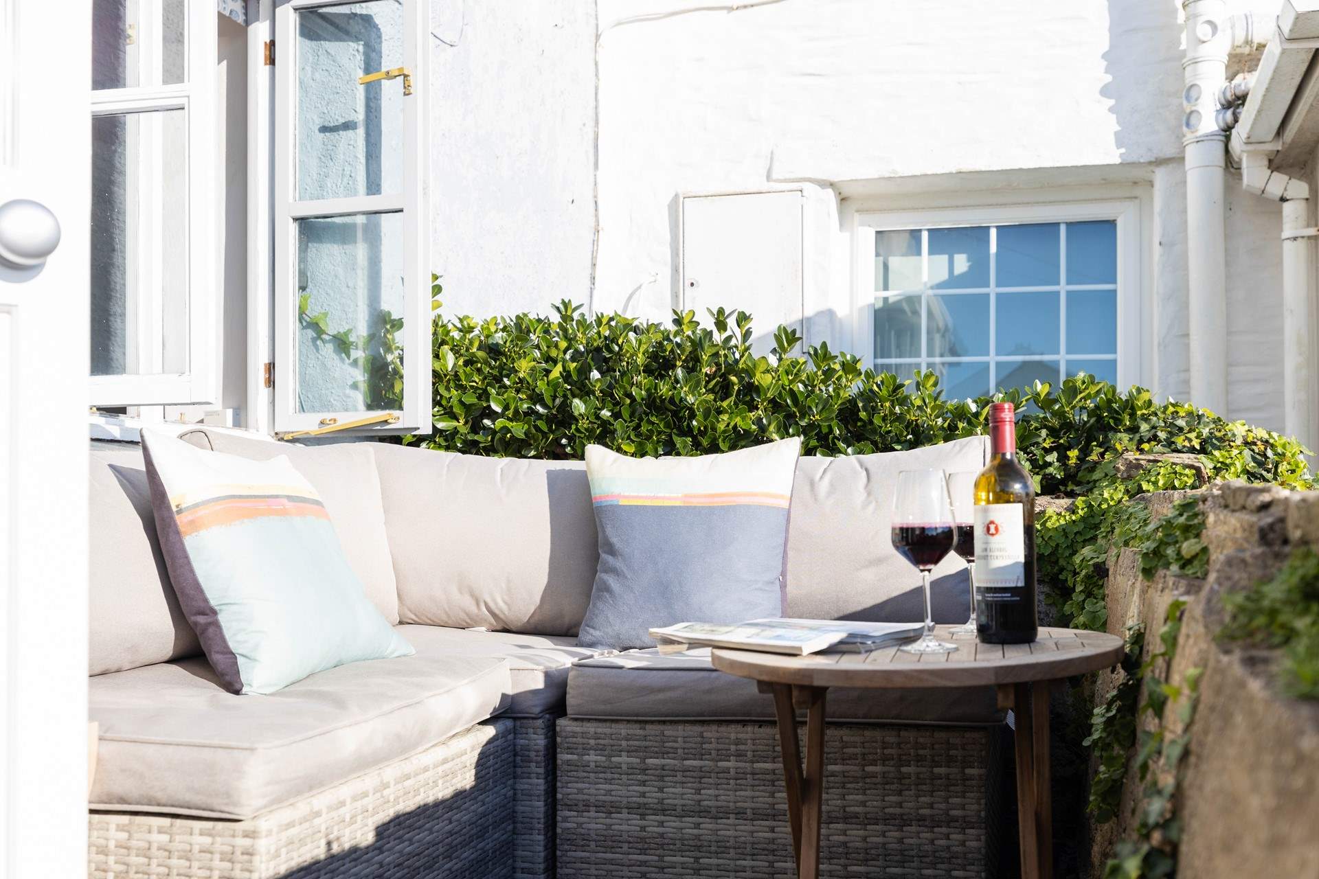 This sheltered spot outside the front door is perfect for an evening aperitif.