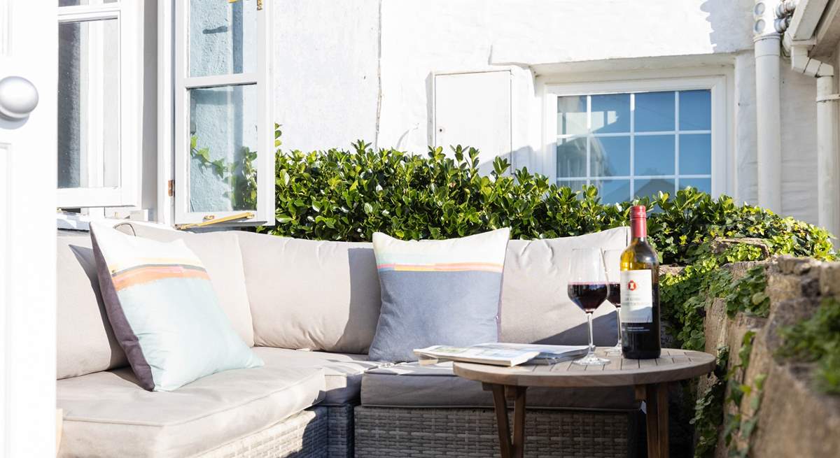 This sheltered spot outside the front door is perfect for an evening aperitif.