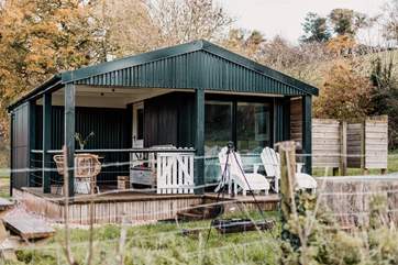 Super sleek with a rustic touch... Welcome to Brownscombe Cabin.