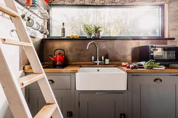 Look out at your woodland surroundings whilst prepping a delicious dinner.