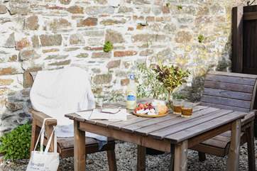 Al fresco dining, it's what holidays are all about.