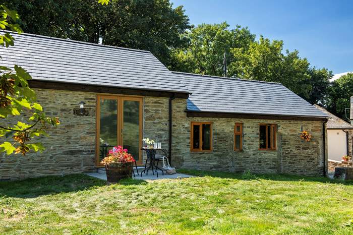 The Dairy is a 1 bedroom, dog friendly holiday cottage near Looe, South Cornwall.