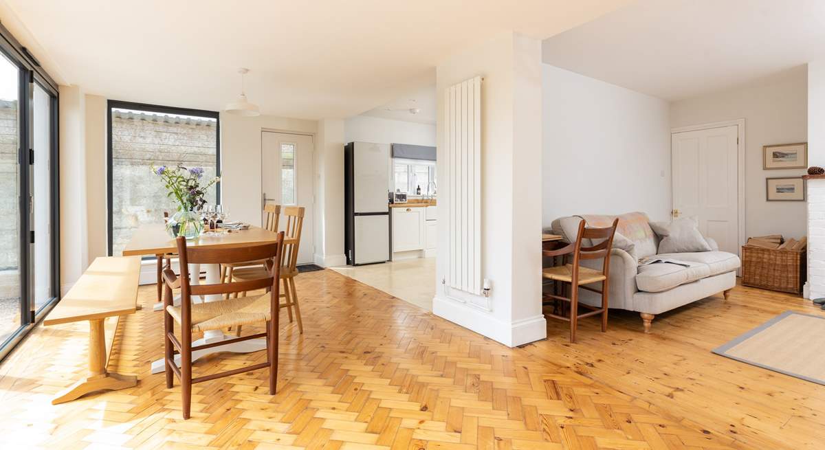 Open plan living with gorgeous parquet flooring, feels soft under your bare feet.