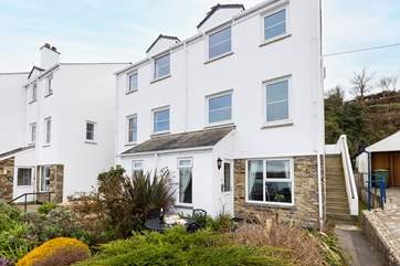 Welcome to 1 Porthsawle.