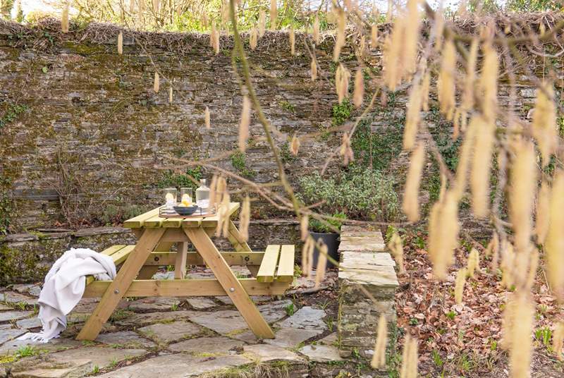 There's a choice of places to sit out in the garden to enjoy meals in the best of the Cornish sunshine and watch the bird and wildlife.