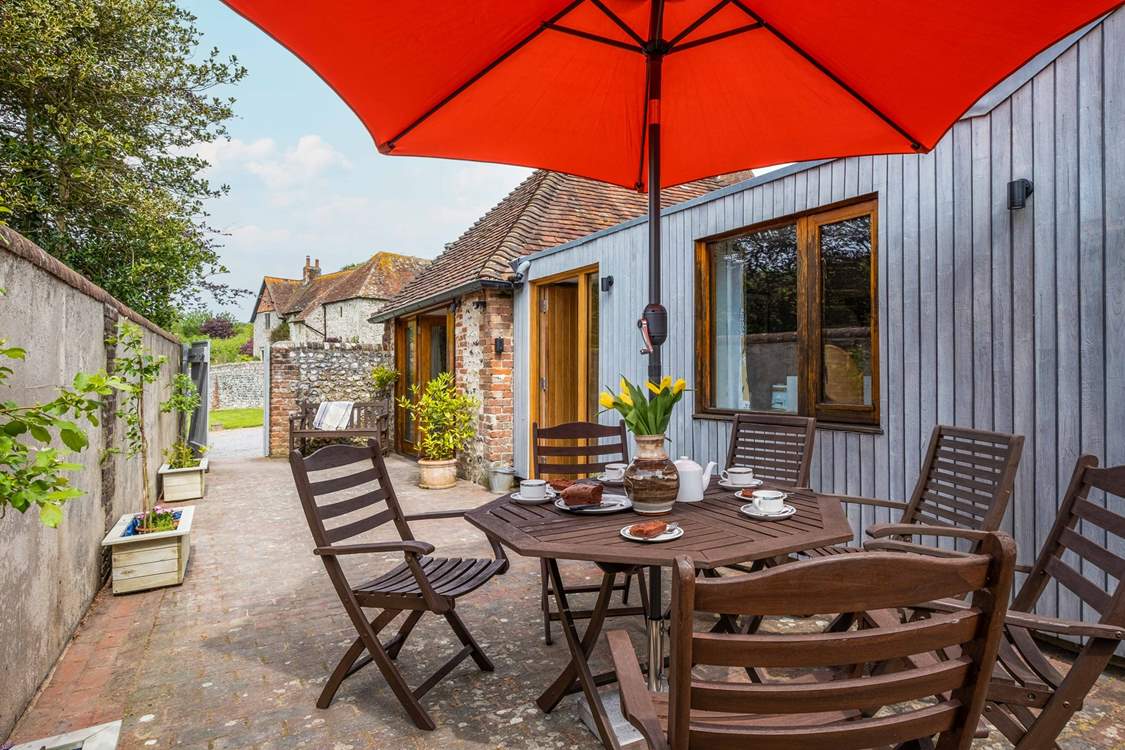 Welcome to Heringaud Barn, a peaceful retreat in the heart of the South Downs National Park.