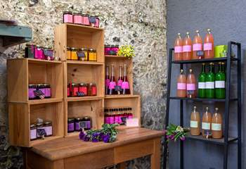 You can visit the shop to purchase some lovely home-made produce including mulberry white wine vinegar, mulberry jams, chutneys and pure apple juice.