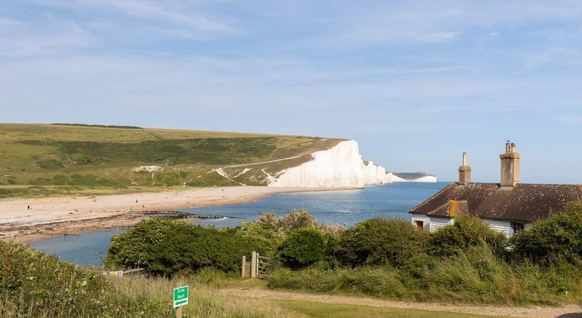 Explore the coastal path and take in the views along the coastguard cottages at Cuckmere Haven and the iconic Seven Sisters chalk cliffs.